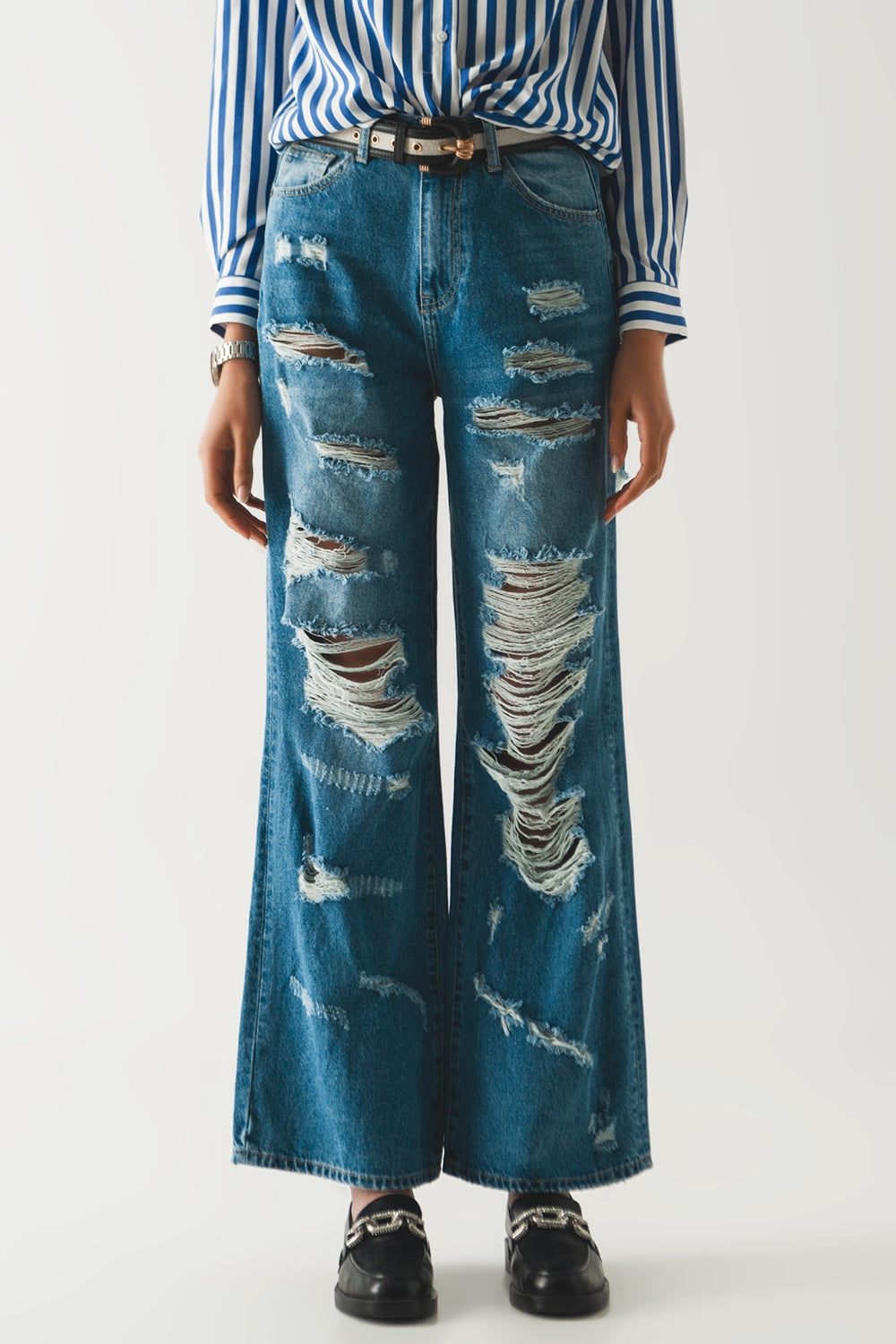 Vaqueros boyfriend desgarrados en azul