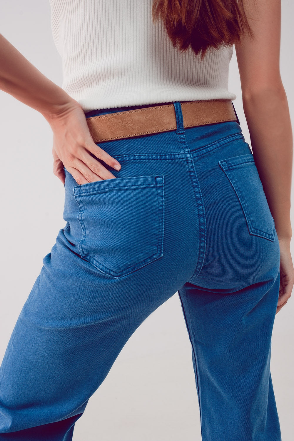 Vaqueros capri color azul de pernera ancha