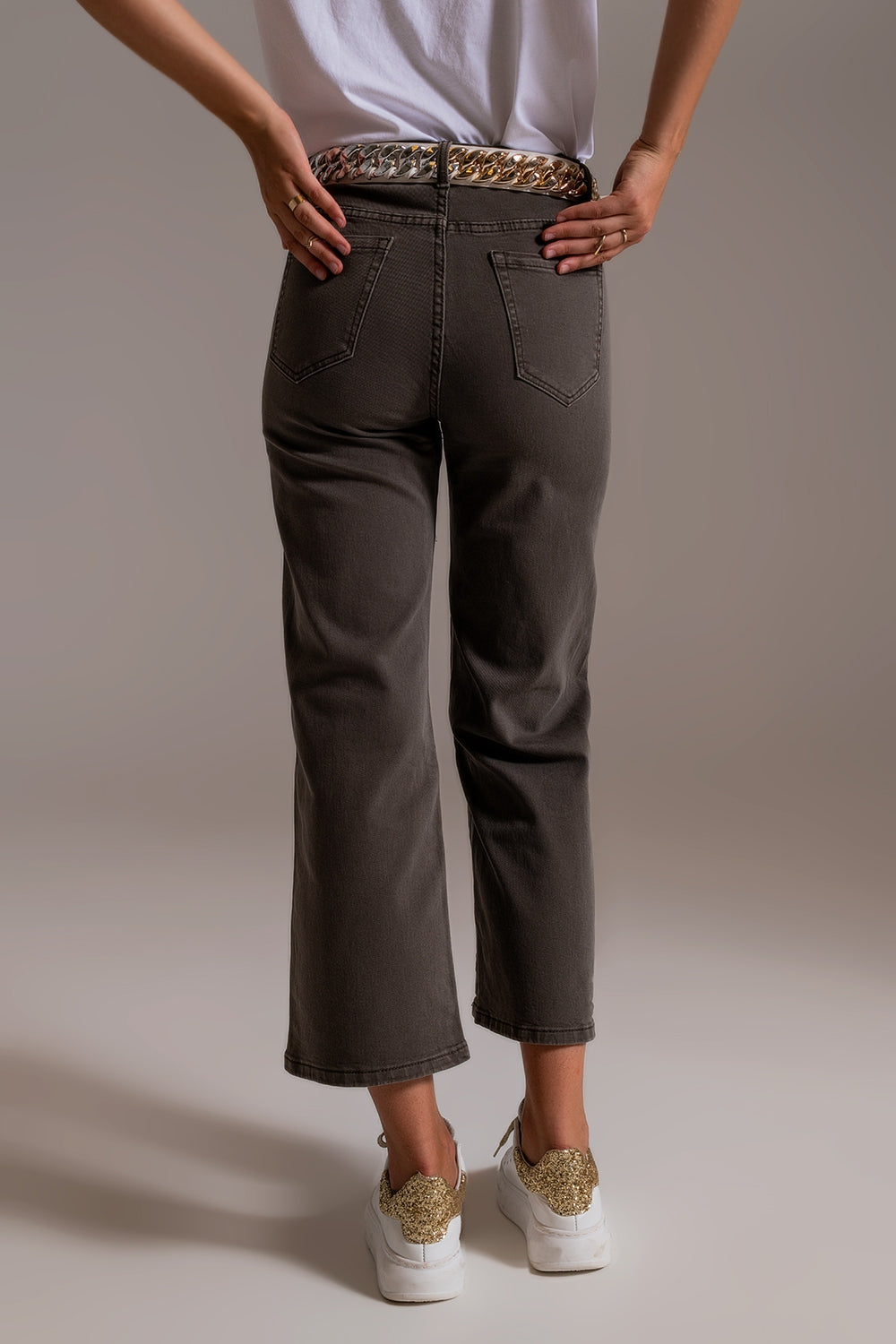 Vaqueros capri color gris de pernera ancha