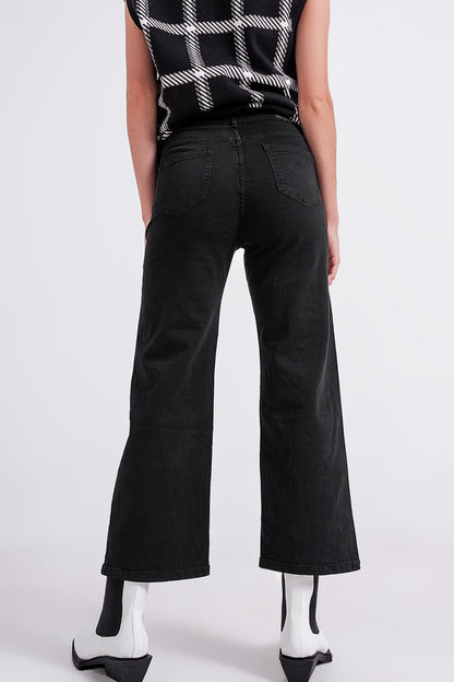 Vaqueros capri color negro de pernera ancha