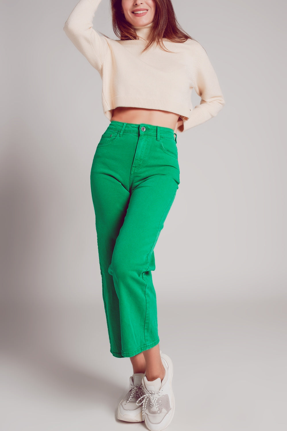Vaqueros capri color verde intenso de pernera ancha