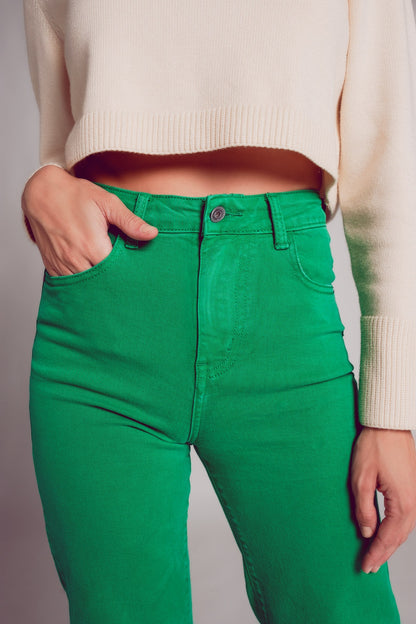 Vaqueros capri color verde intenso de pernera ancha