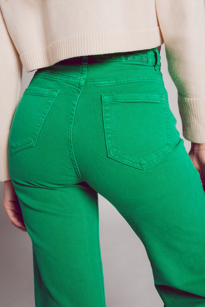 Vaqueros capri color verde intenso de pernera ancha