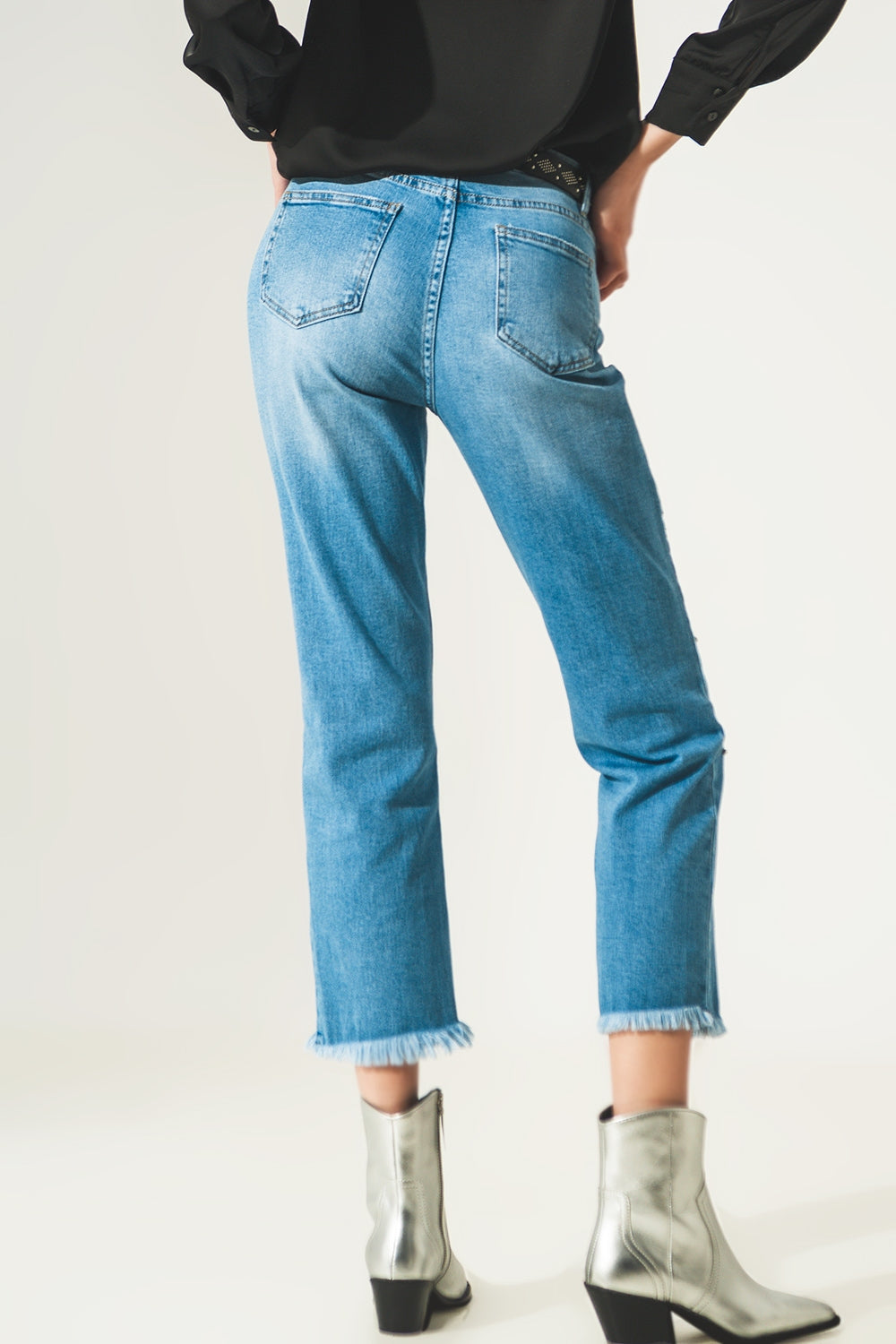 Vaqueros con diseño integral de strass