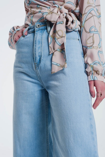 Vaqueros culotte con dobladillo rasgado