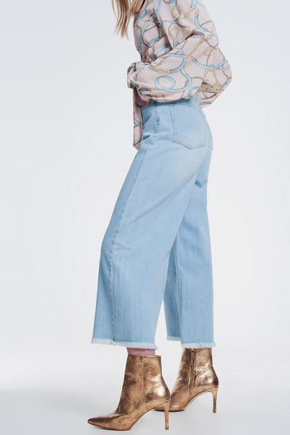 Vaqueros culotte con dobladillo rasgado