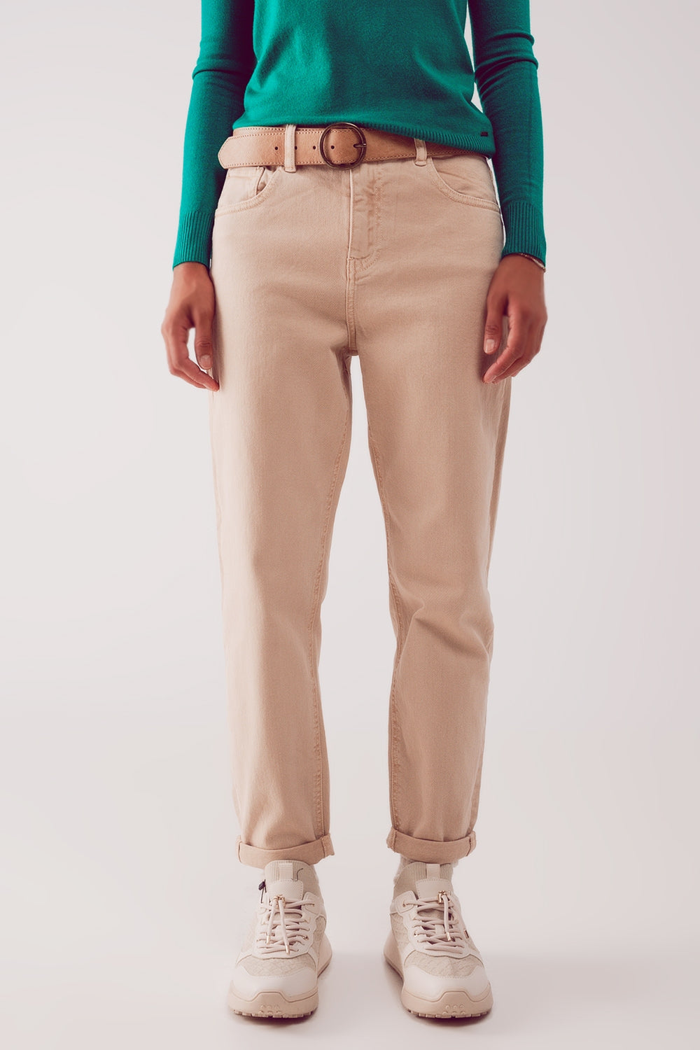 Vaqueros de algodón de talle medio en BEIGE