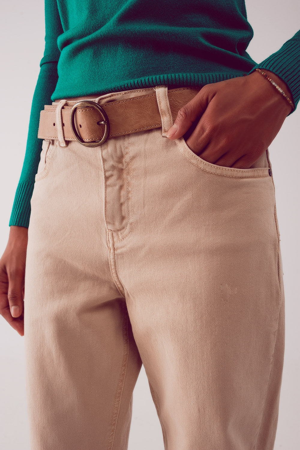 Vaqueros de algodón de talle medio en BEIGE