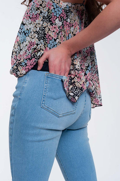 Vaqueros de corte slim y talle alto en diseño bonito con brillo lavado medio