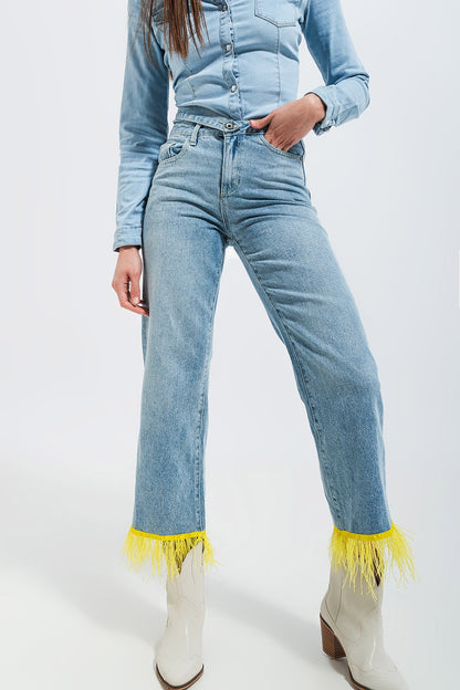 Q2 Vaqueros de pernera recta con plumas sintéticas en el bajo de color amarillo