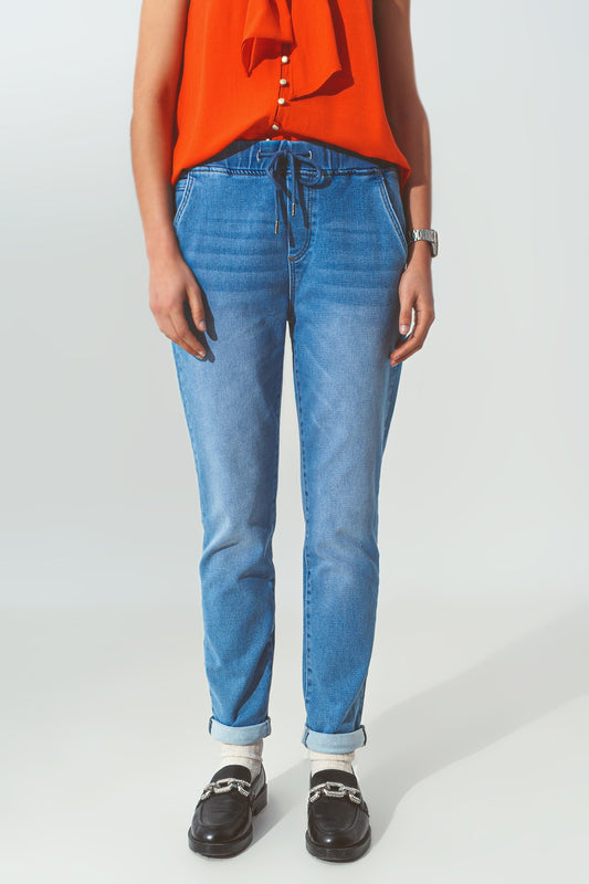 Q2 Vaqueros estilo joggers con cordón