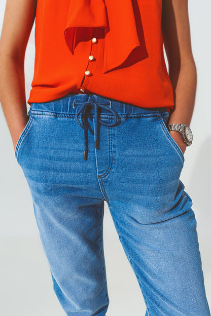 Vaqueros estilo joggers con cordón
