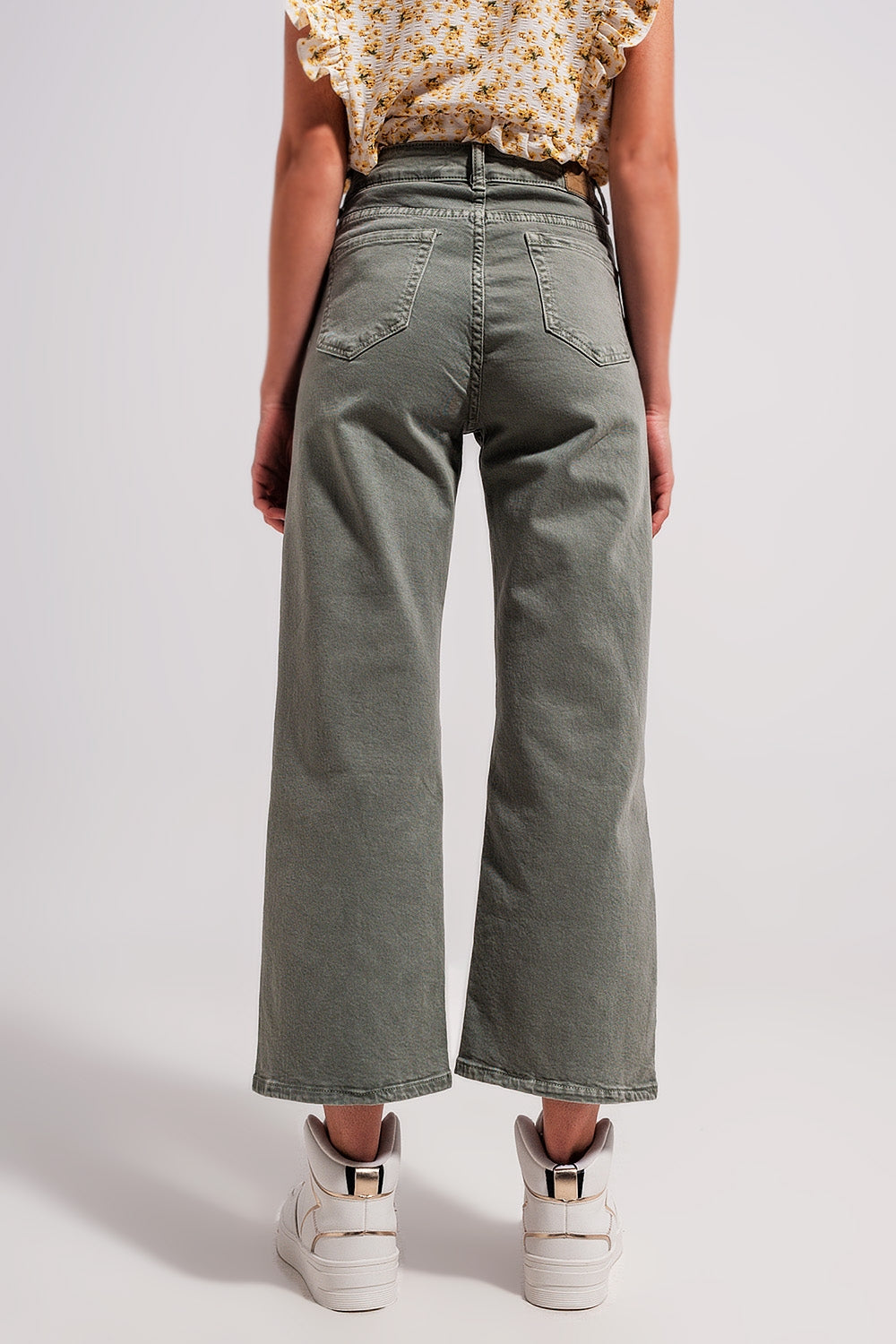 Vaqueros gris de pernera ancha