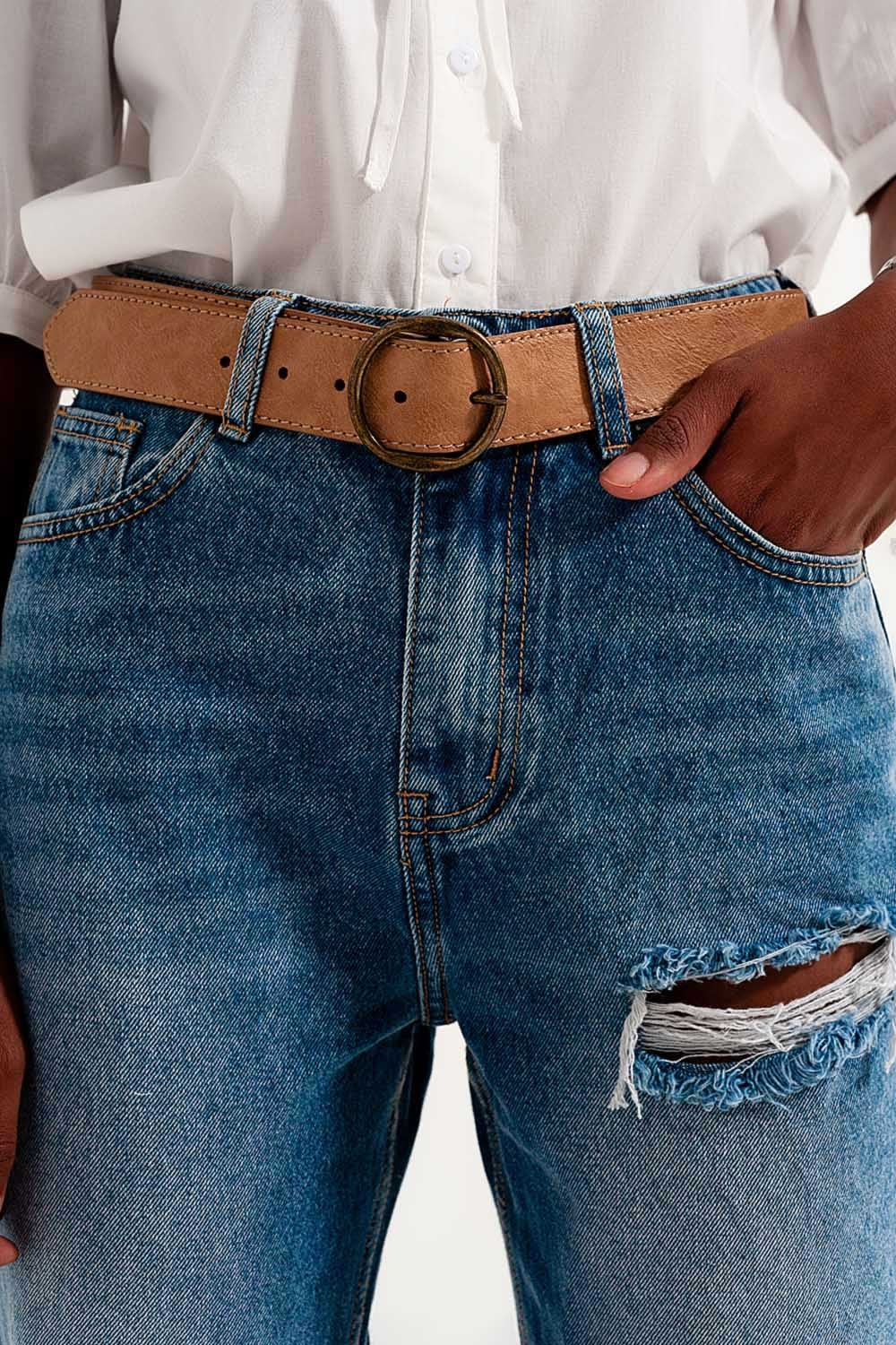 Vaqueros mom azules con rotos