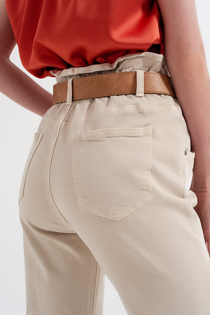 Vaqueros Mom con cintura elástica paperbag en beige