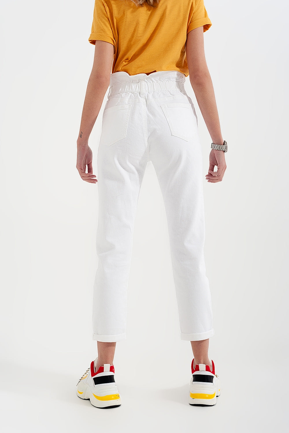 Vaqueros Mom con cintura elástica paperbag en blanco