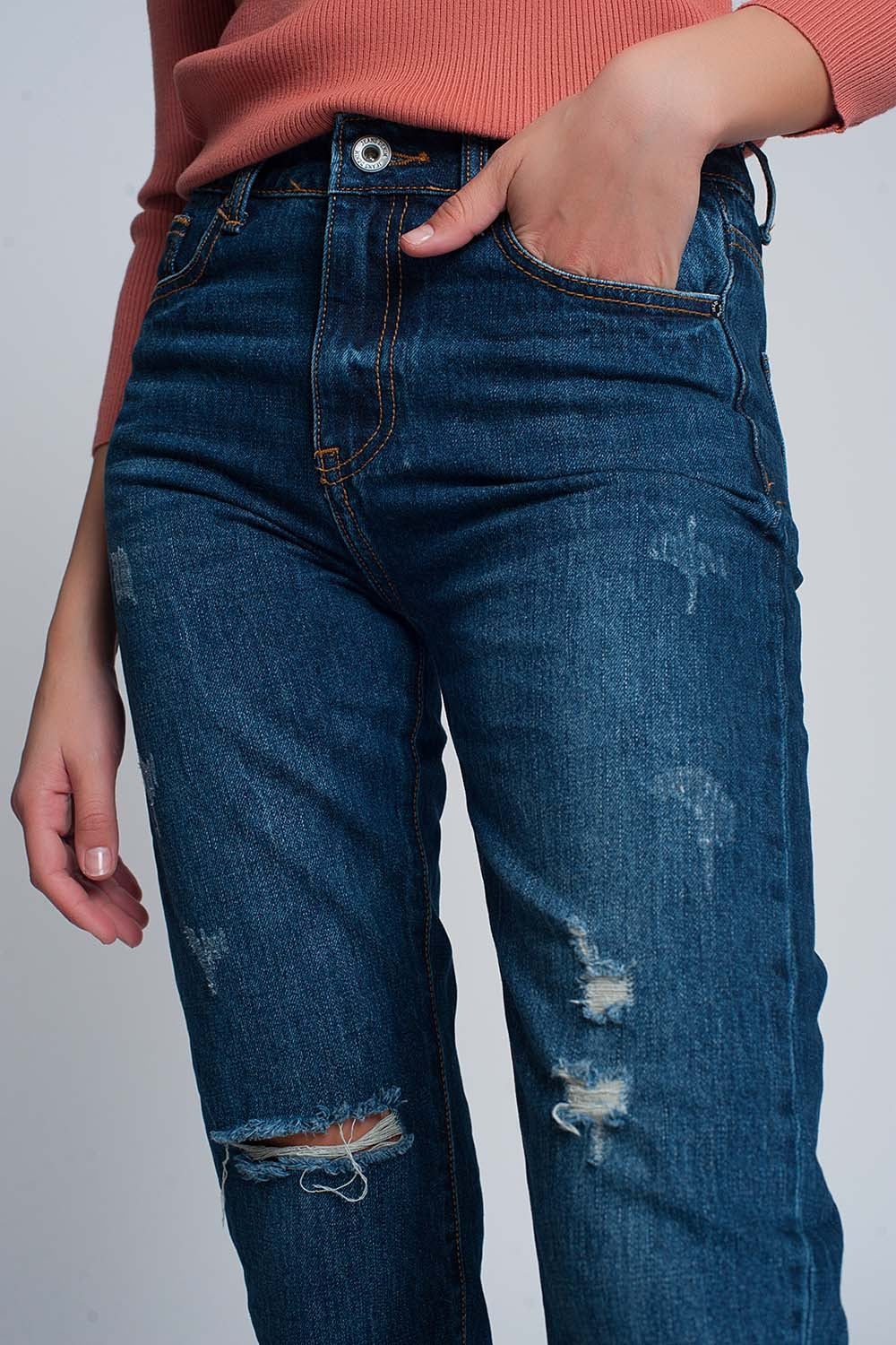Vaqueros Mom de corte slim y talle alto con rotos en la parte frontal en azul