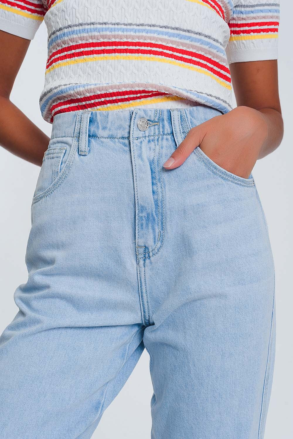 Vaqueros mom de talle alto con azul claro