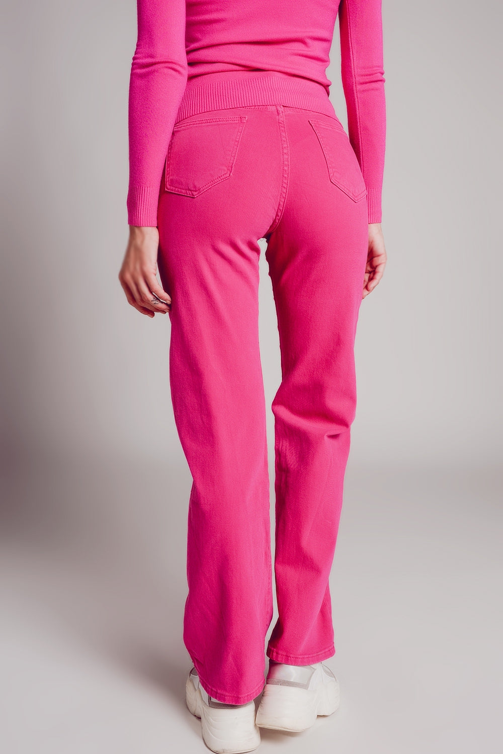Vaqueros mom fucsia de tiro alto y corte holgado