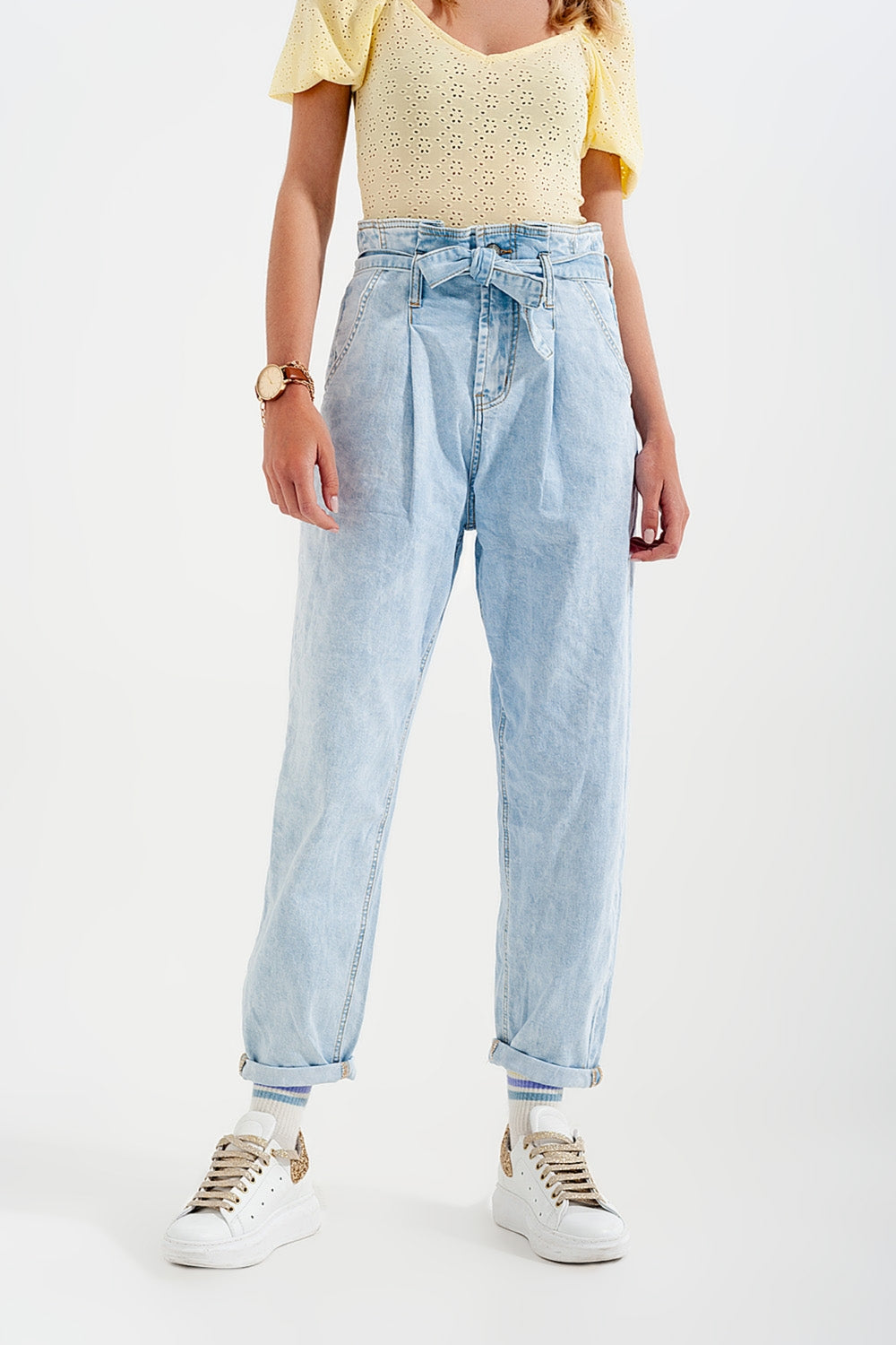 Vaqueros tapered con cintura paper bag en lavado claro vintage