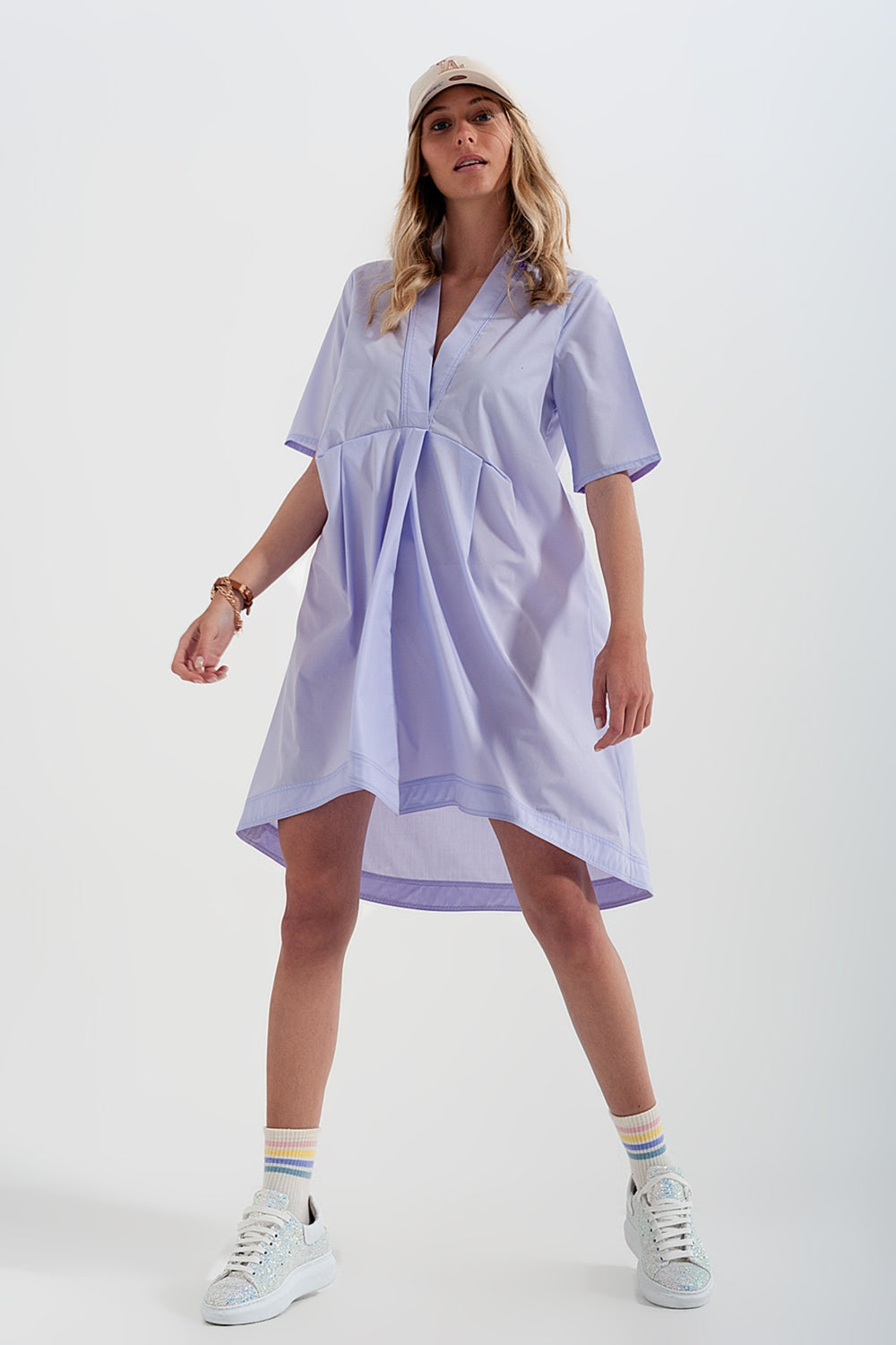 Vestido amplio corto en color lila a capas