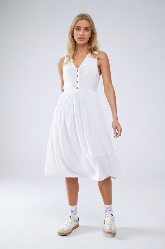 Q2 Vestido blanco con detalle de botones