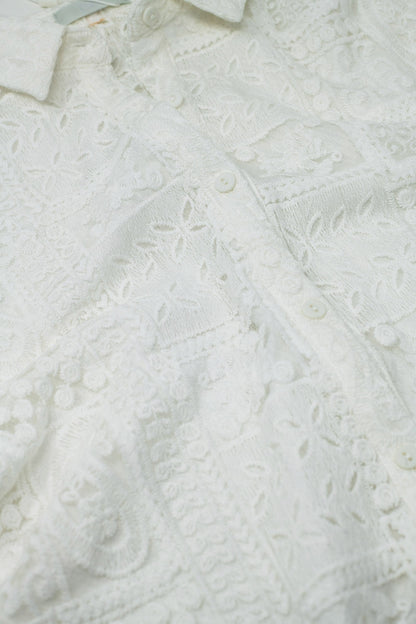 vestido blanco de crochet abotonado
