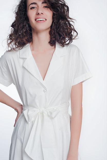 Vestido blanco de popeline con manga corta y cinturon