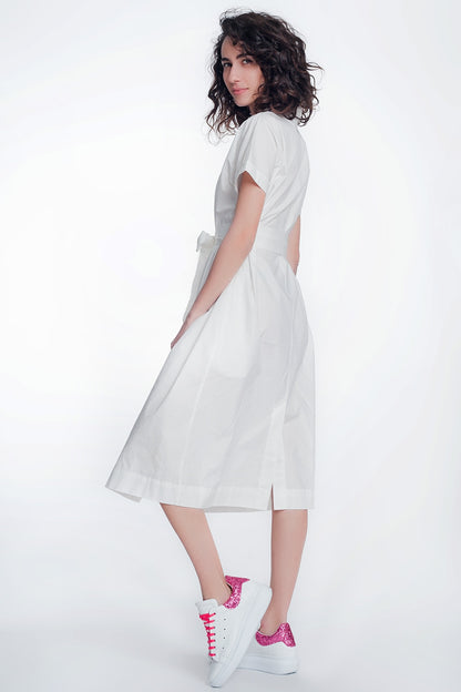 Vestido blanco de popeline con manga corta y cinturon