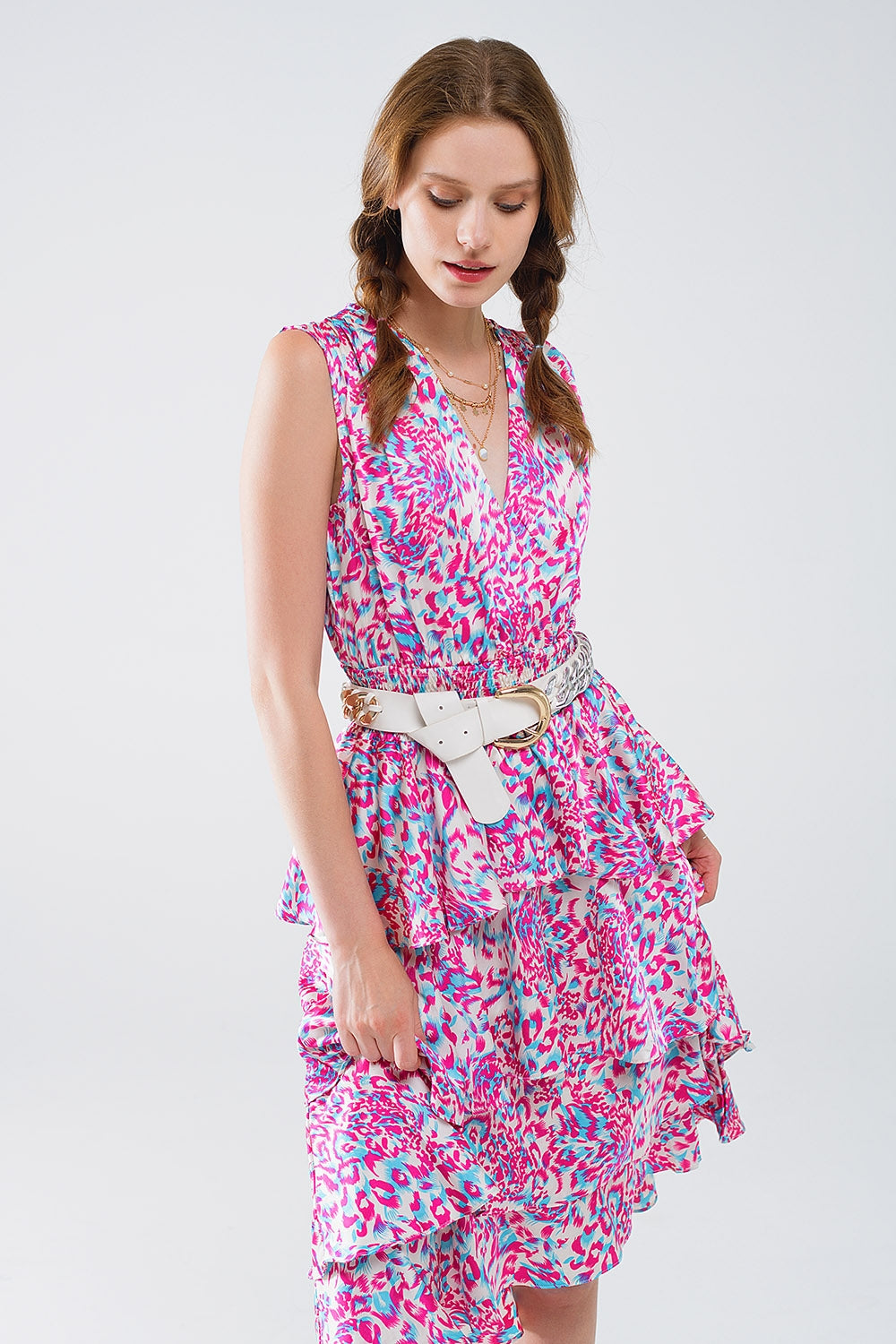 Vestido blanco midi fruncido con estampado animal multicolor