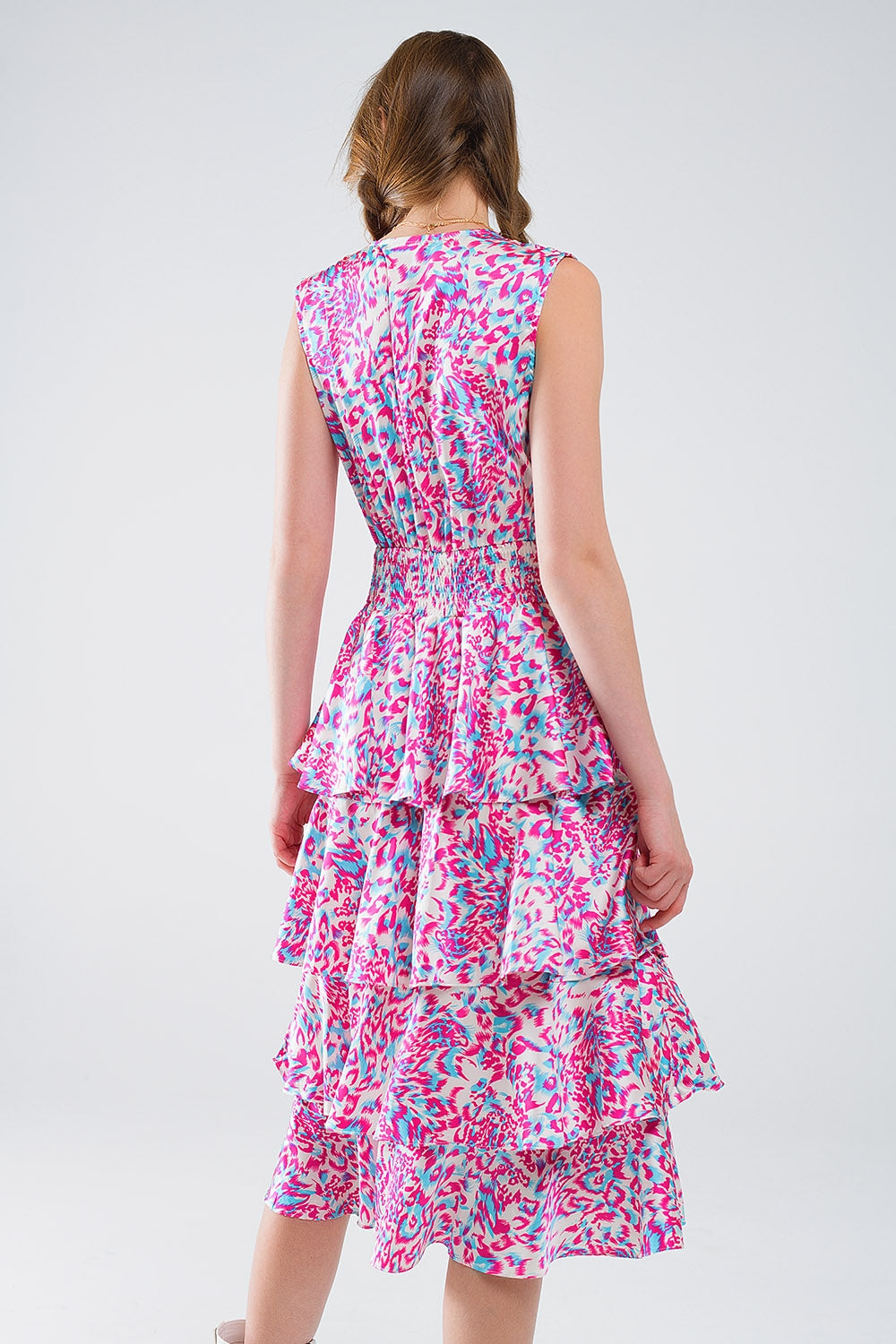 Vestido blanco midi fruncido con estampado animal multicolor