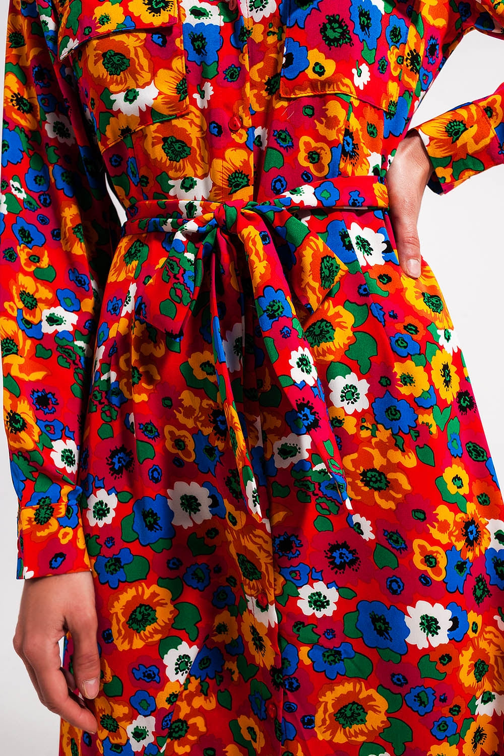 Vestido camisero abotonado con estampado floral