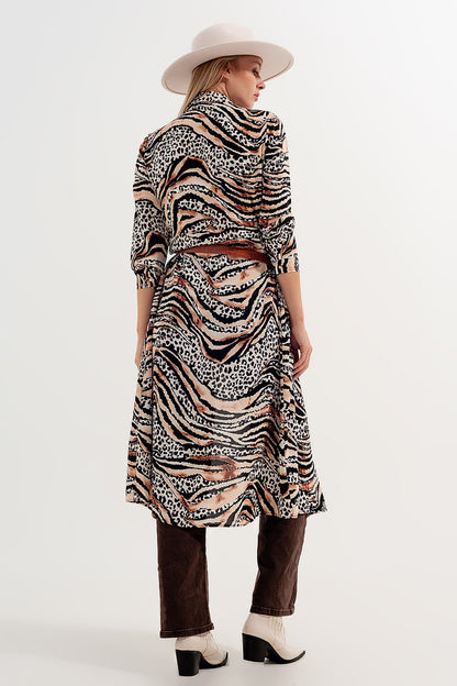 Vestido camisero beis con estampado animal