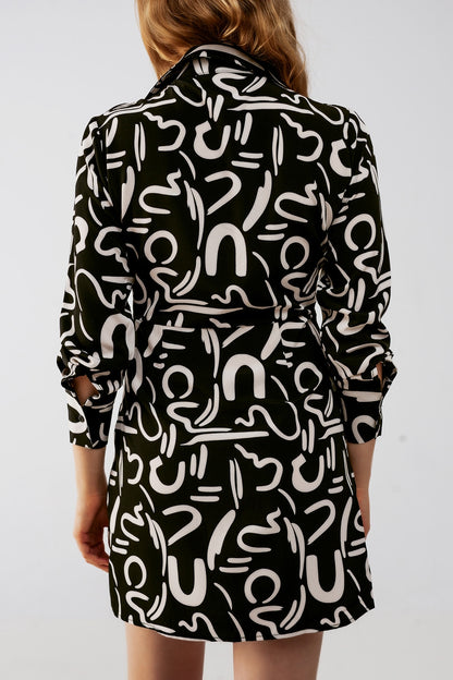 Vestido camisero corto negro con botones en la parte delantera
