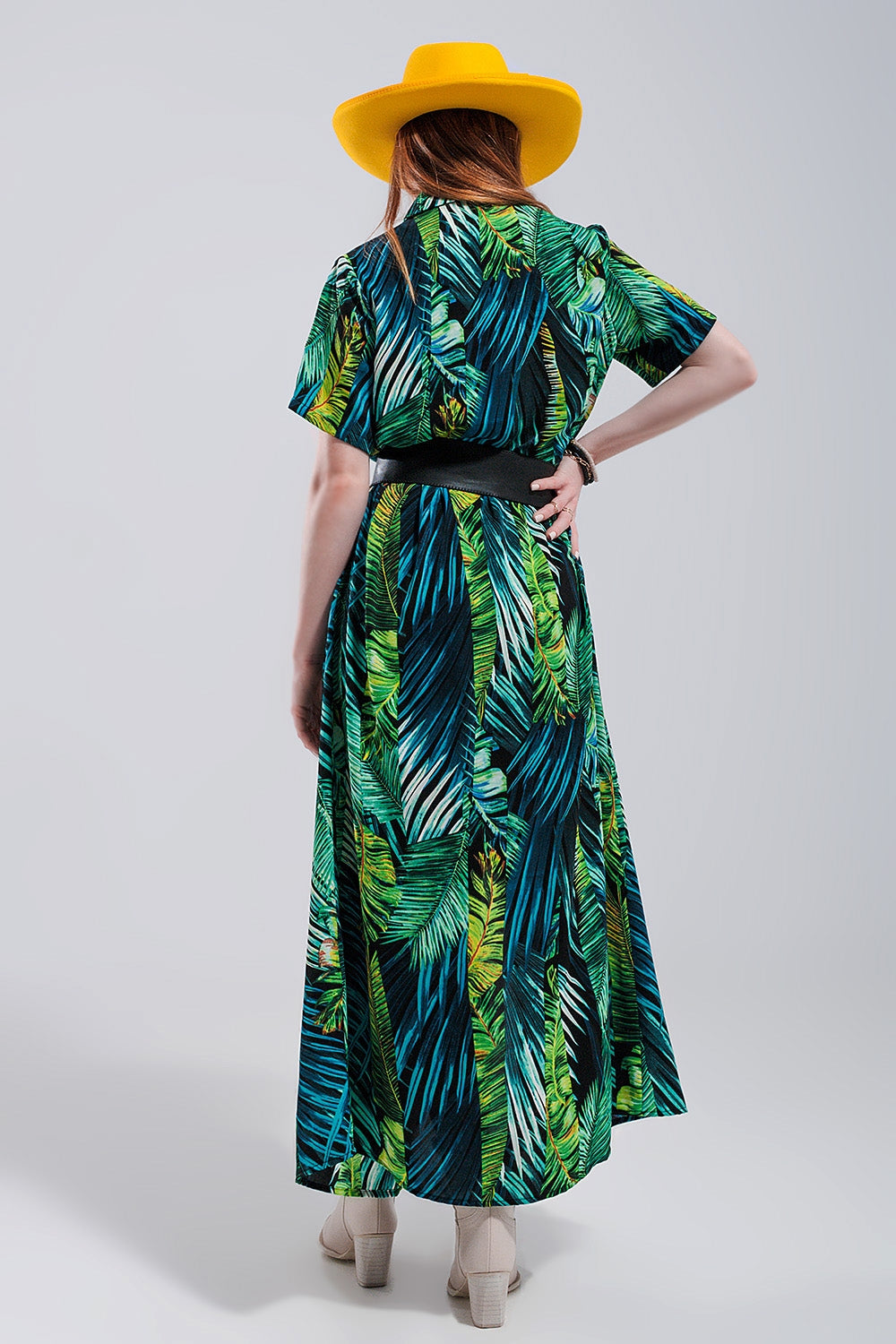Vestido camisero largo con estampado tropical