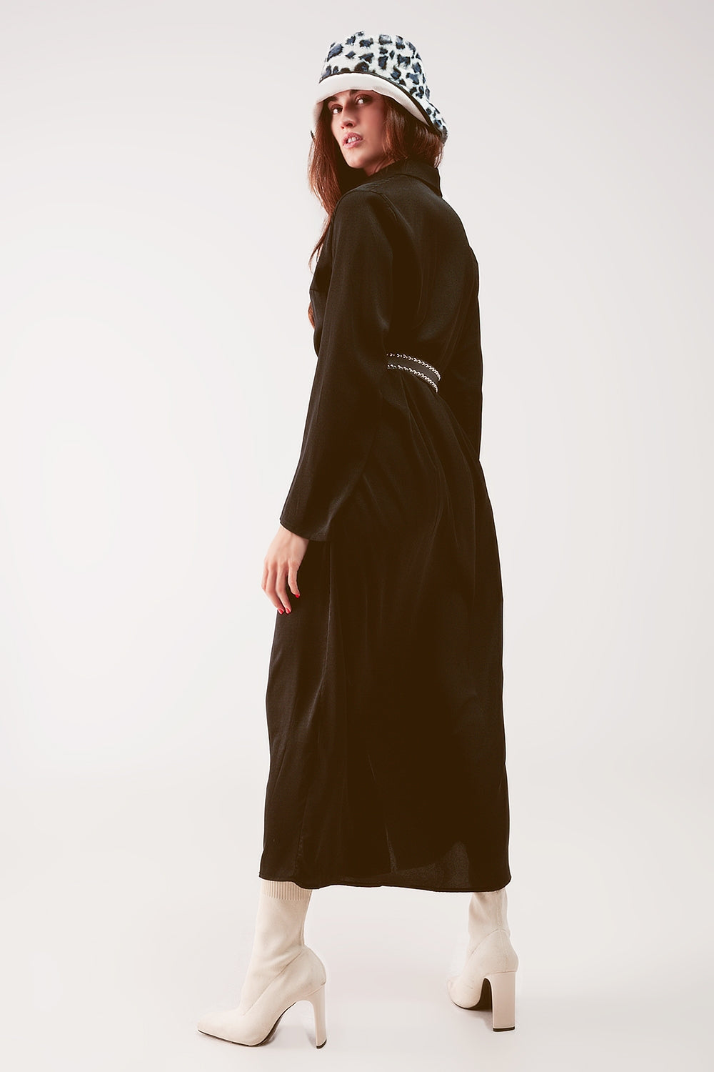 Vestido camisero largo negro de corte holgado
