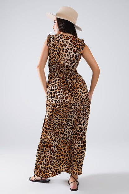 Vestido con cintura ceñida y estampado de leopardo