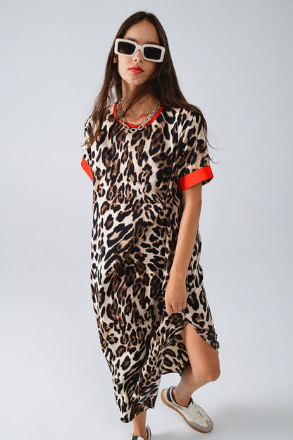 Vestido con estampado de leopardo y detalle de nudo delantero