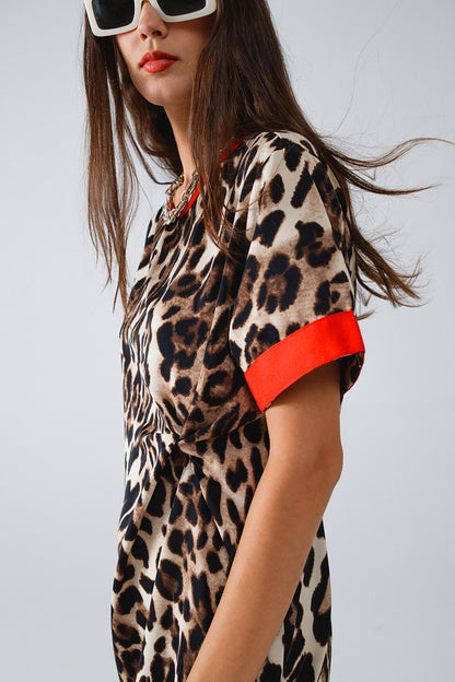 Vestido con estampado de leopardo y detalle de nudo delantero