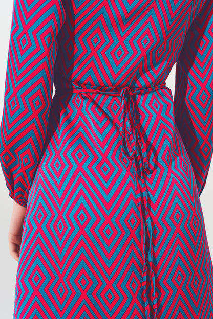 Vestido corto con cuello en V y estampado geométrico