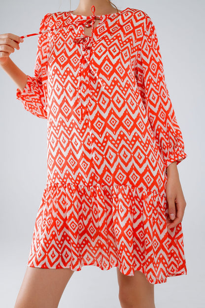 Vestido corto con detalle de lazo en la parte delantera en estampado étnico rojo