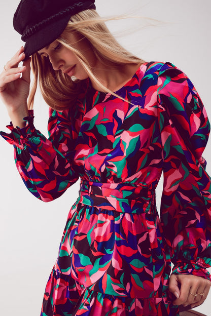 Vestido corto con mangas abullonadas en negro