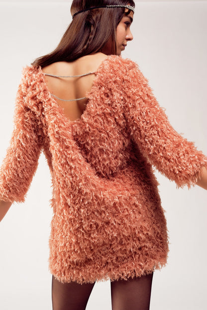 Q2 Vestido corto con mangas tres cuartos y diseño de plumas en rosa