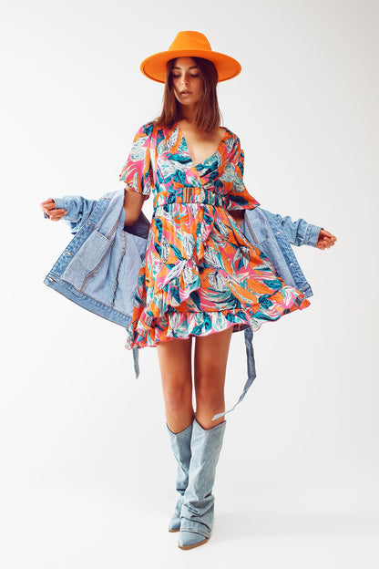 Q2 Vestido corto cruzado con estampado floral y cinturón en naranja