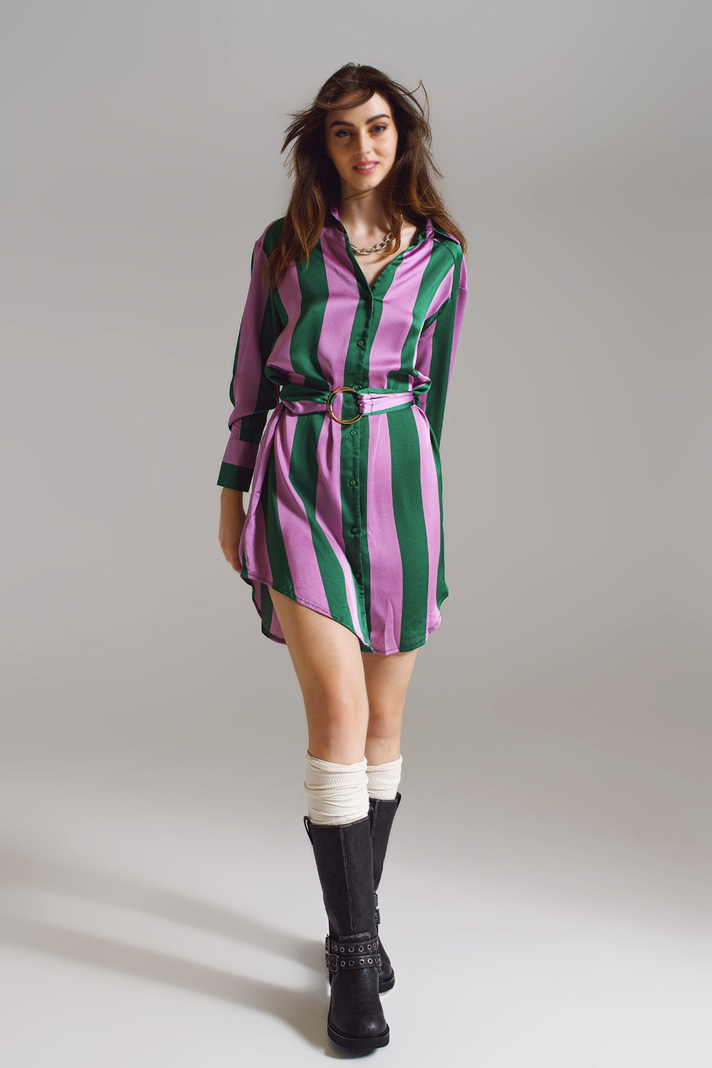 Vestido corto de camisa a rayas lila y verde