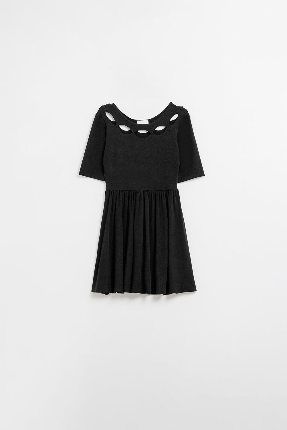 Q2 vestido corto de terciopelo negro