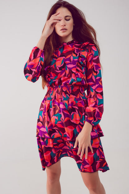 Vestido corto fucsia con estampado floral capas y volantes