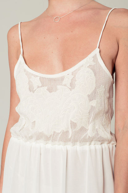 Vestido de croché en blanco
