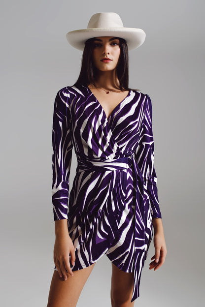 Vestido de manga larga con cinturón en crema y estampado de cebra en morado