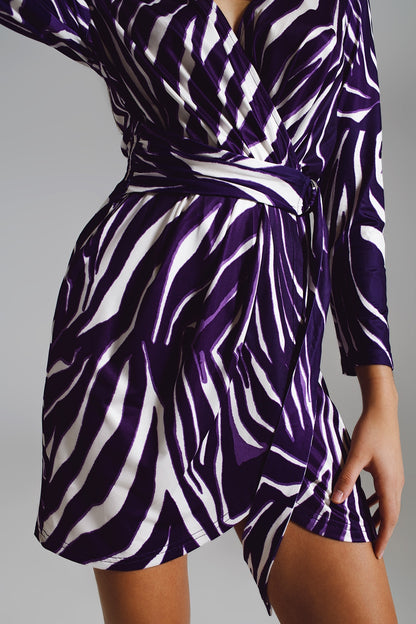 Vestido de manga larga con cinturón en crema y estampado de cebra en morado